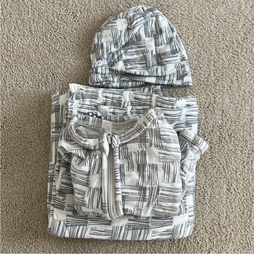 V neck posh peanut onesie( short sleeved)